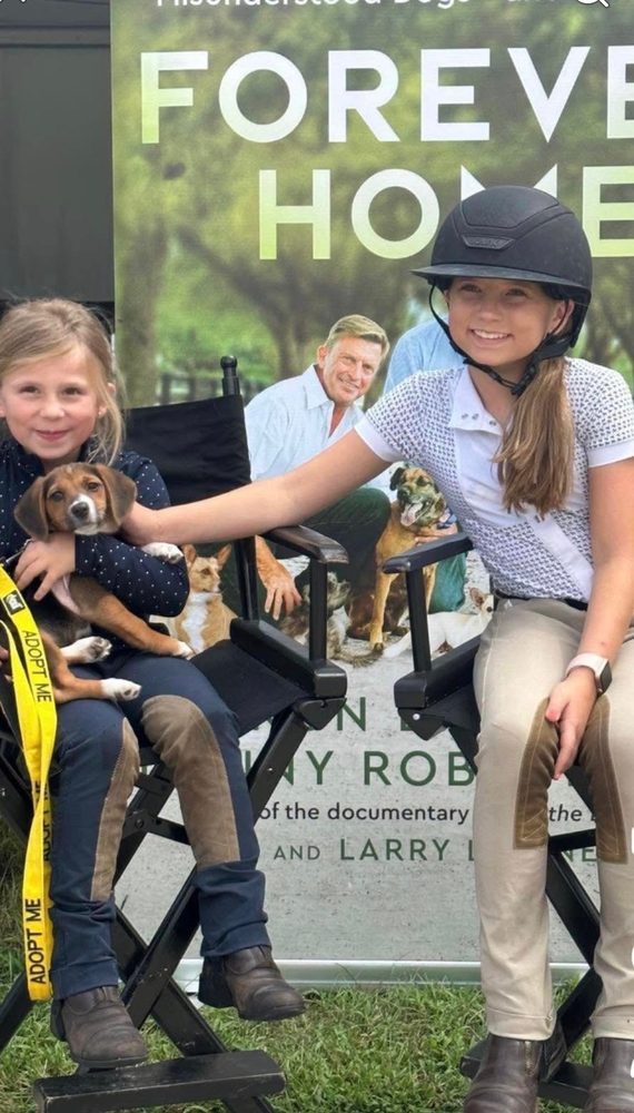 Brystol & Brynn Garrett. With Daisy Mae (also Oliver, River, and Stella)